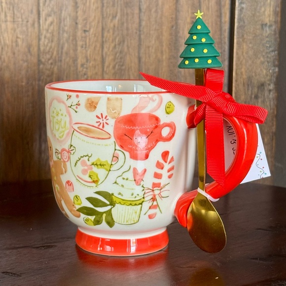 Gingerbread Man Mug with Christmas Tree Stirrer - Potter’s Studio Jingles & Joy - Picture 7 of 15